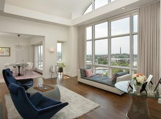 197 8th St APT 215, Boston, MA 02129