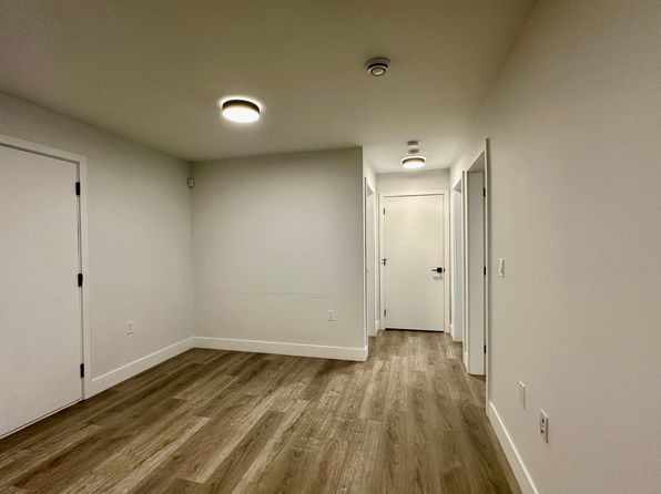 2 bedroom rental in Burnaby — photo 10