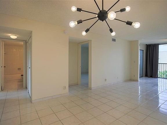 4th image of 7840 NW 50th St APT 405