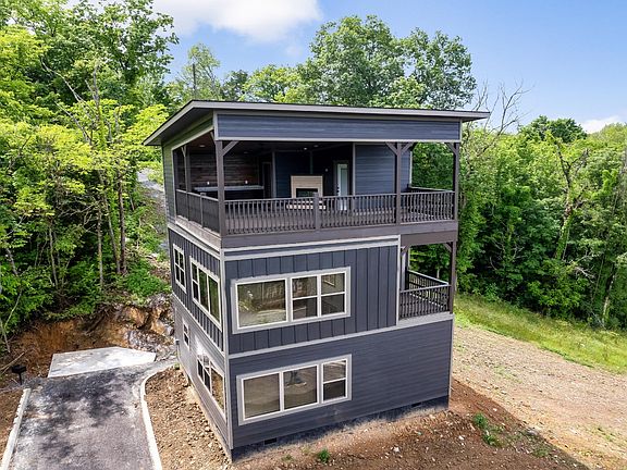 3rd image of 1654 Veterans Blvd #45