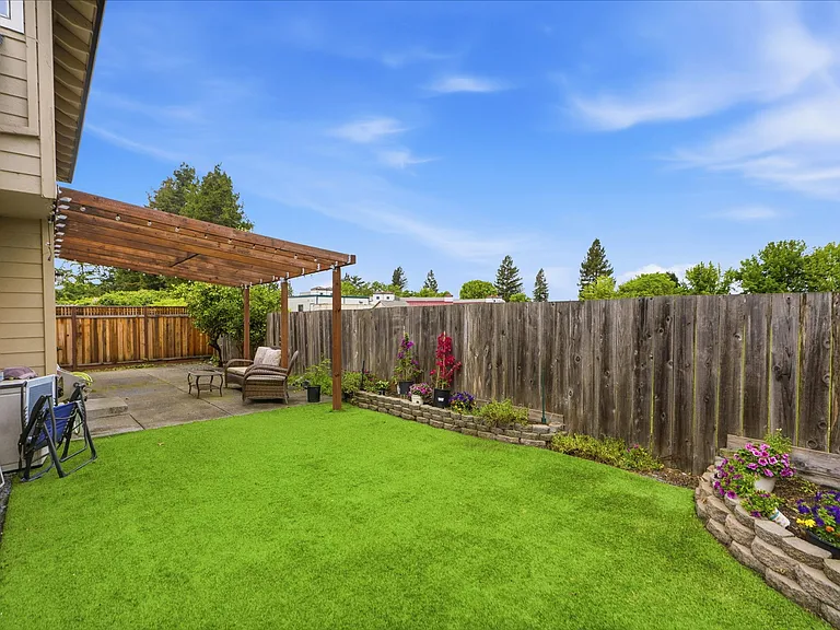 1731 Walnut Creek Dr — Photo 11