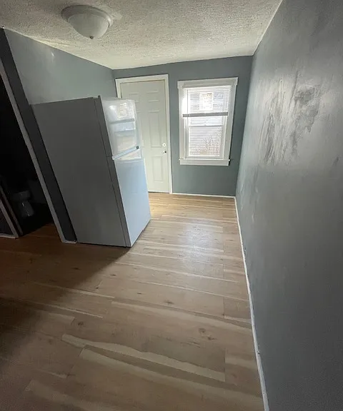 1945 W 11th St #3 — Photo 7