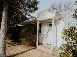 99 County Line Rd, Feasterville, PA 19053