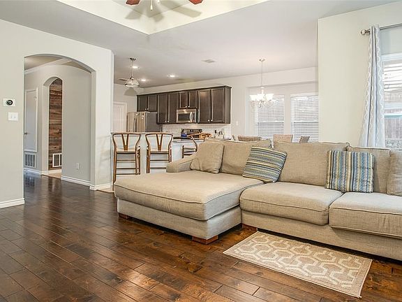 2nd image of 3807 Byers Ave