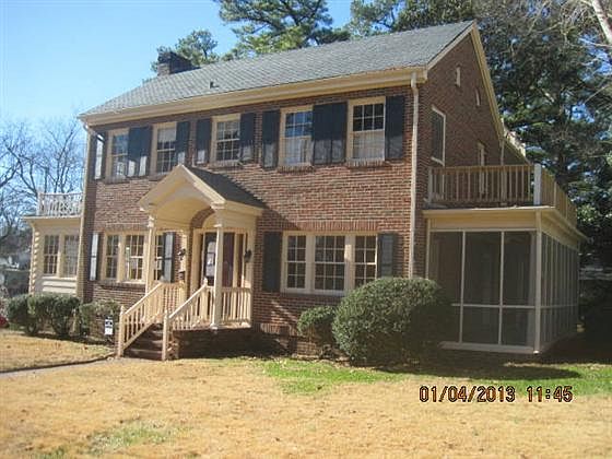 2nd image of 200 Oakwood Ave