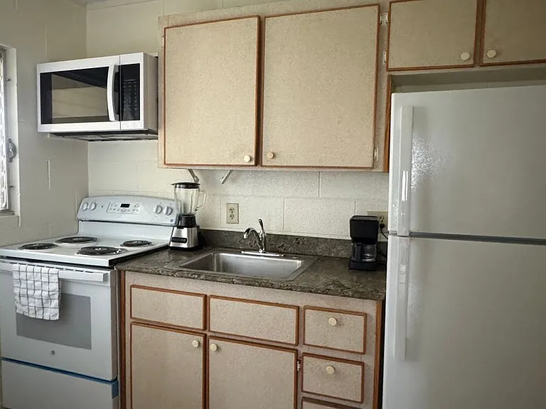 320 Iliahi St — Photo 2