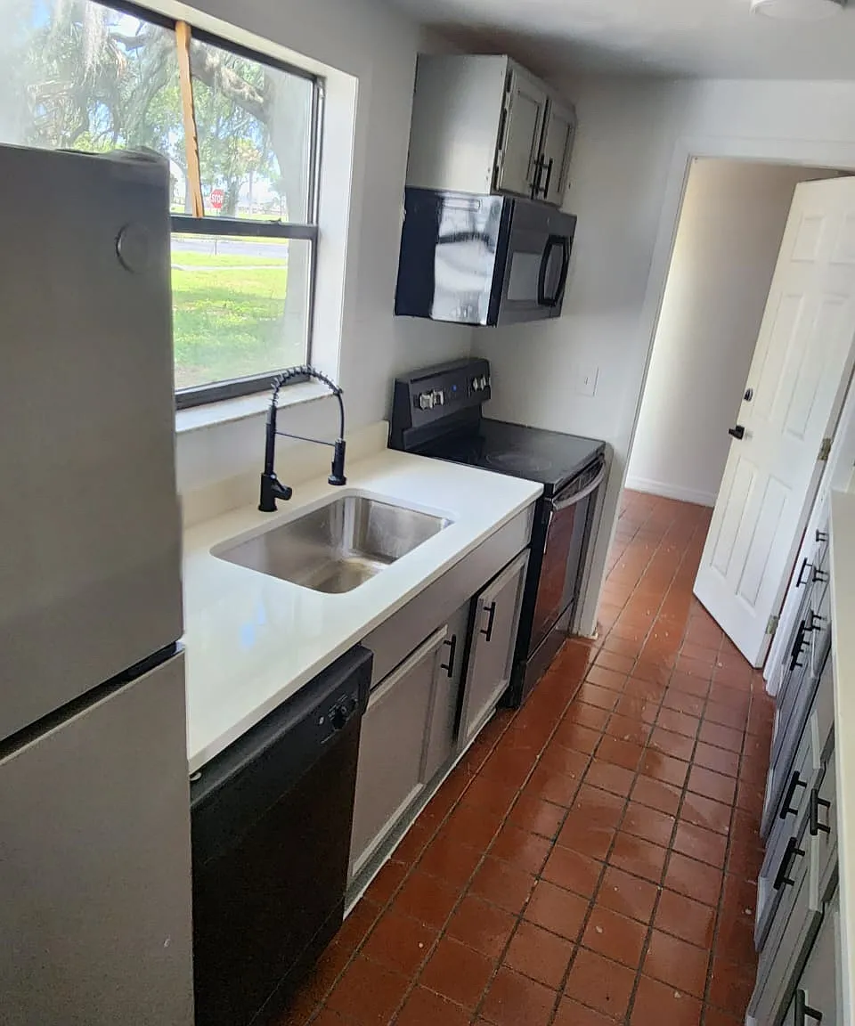 2 bed, 1200 sqft, $1,600 — Photo 3