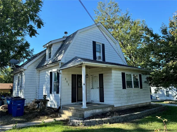202 S 2nd St, O'Fallon, IL 62269