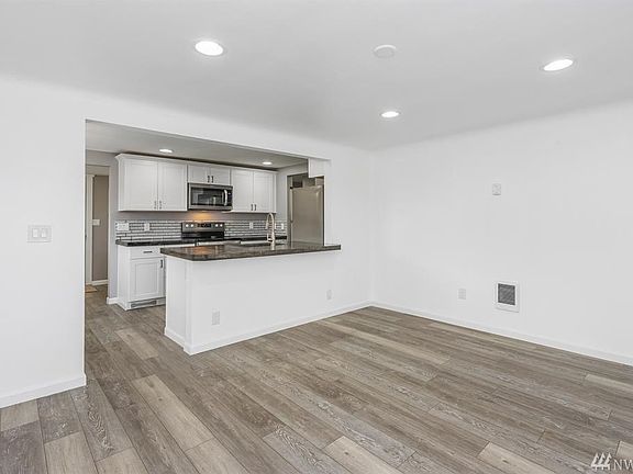 5th image of 515 S National Ave