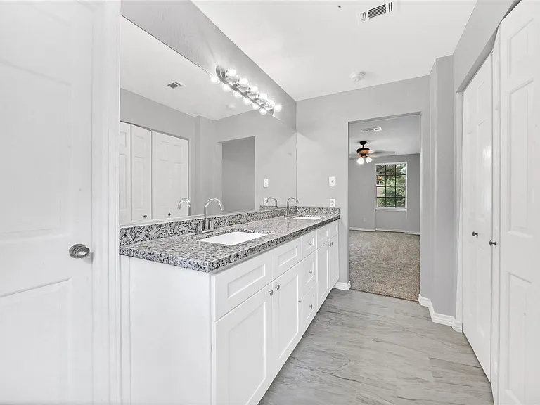 18035 Rolling Creek Dr — Photo 14