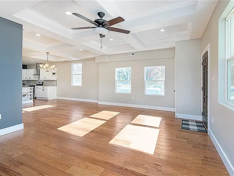 309 N Keystone Ave — Photo 4