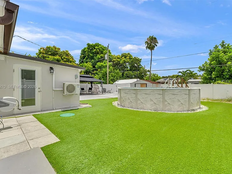 7420 Hope St — Photo 34