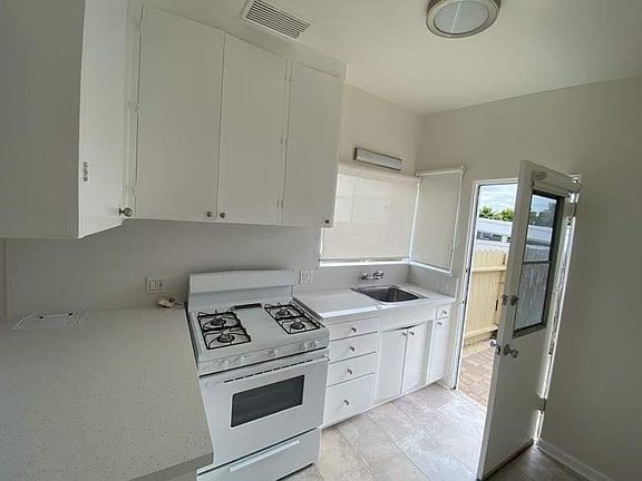 Kitchen - all new counter tops and floors!