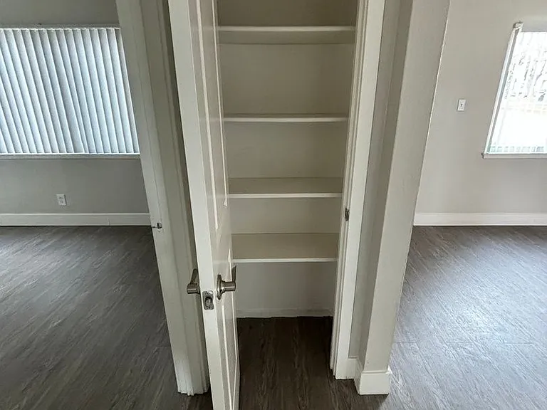 Sutter Crossing Apartments — Photo 7
