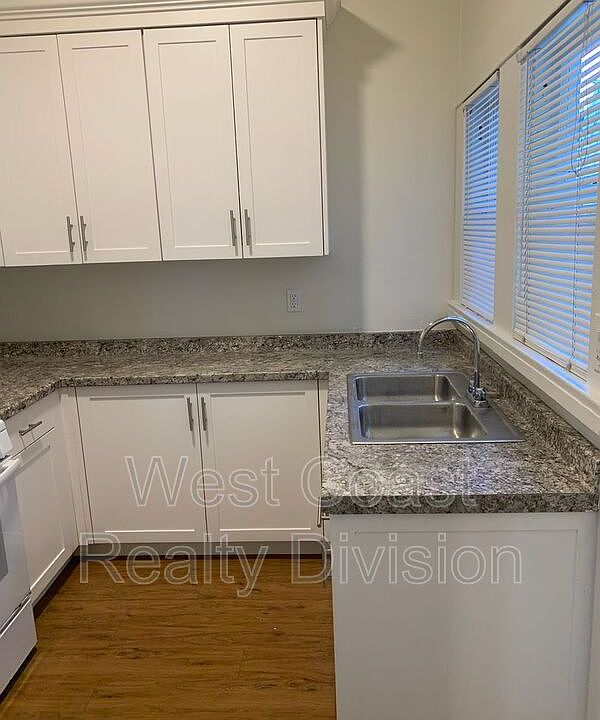 1st image of 2286 Irving Ave