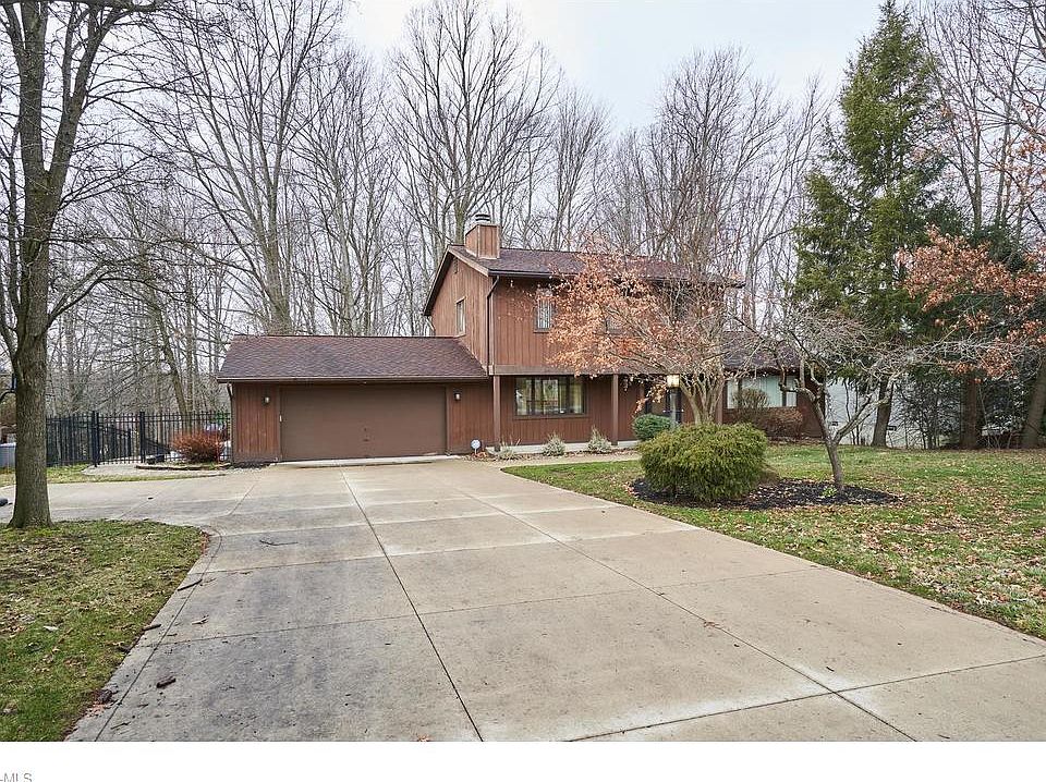 1st image of 394 Silver Ridge Dr