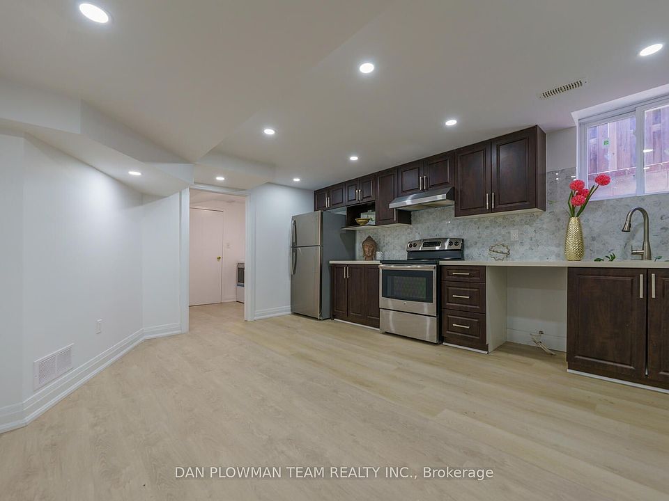 1st image of 10 Pardon Ave