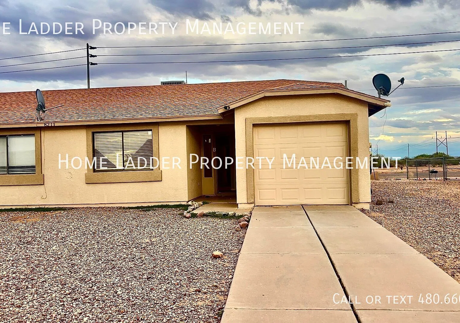 Great 3 Bedroom 2 Bath with a Garage in Arizona City! — Photo 1