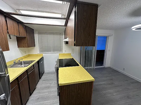 120 Stanford Dr #D — Photo 6