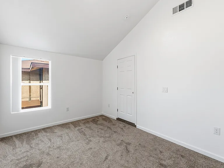 Oakbrook Apartments — Photo 28