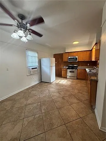 122 Athania Pkwy #B — Photo 3
