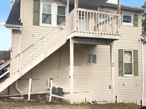 75 Angle St, Washington, PA 15301