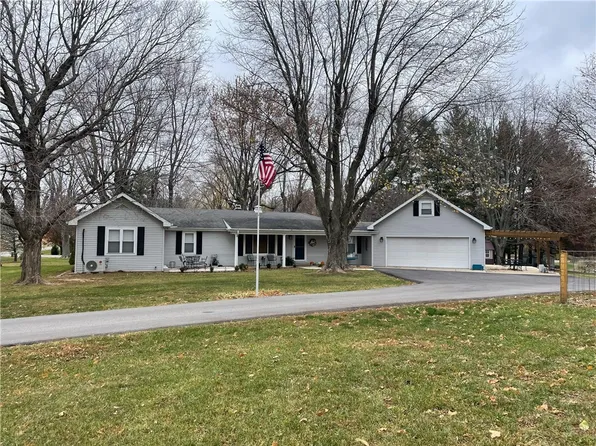 3028 N County Road 150e, Mattoon, IL 61938