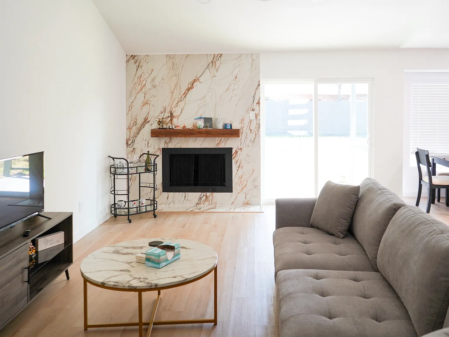 902 Warrington Ct — Photo 4
