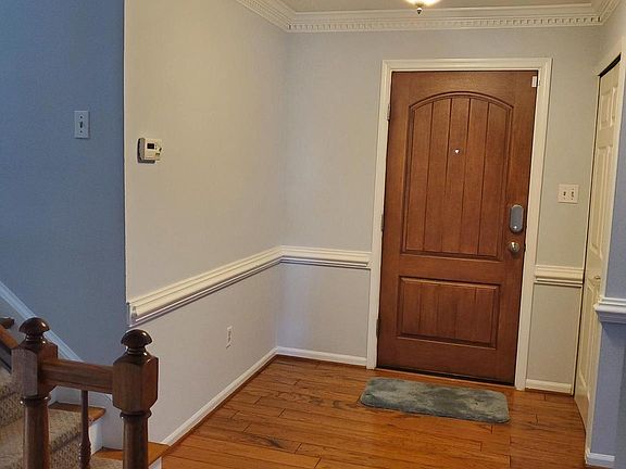 4th image of 302 W Juniper Ave