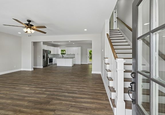 5th image of 156 Lisa Dr Lot 8