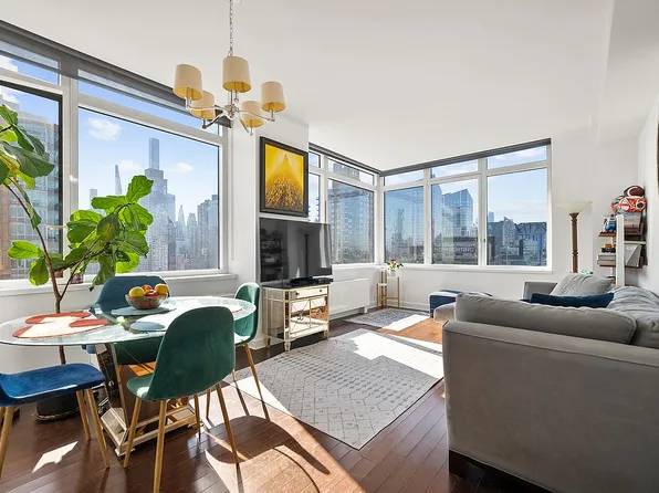 100 Riverside Blvd APT 28E, New York, NY 10069
