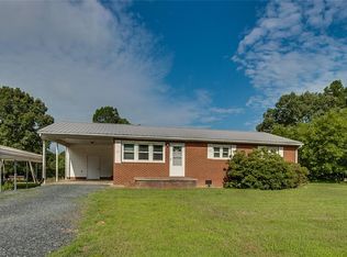 976 McDermott St, Asheboro, NC 27205