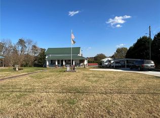 370 N Franklin Rd, Mount Airy, NC 27030