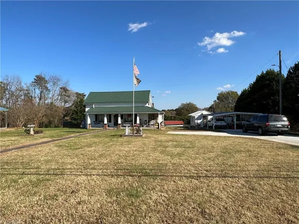 370 N Franklin Rd, Mount Airy, NC 27030