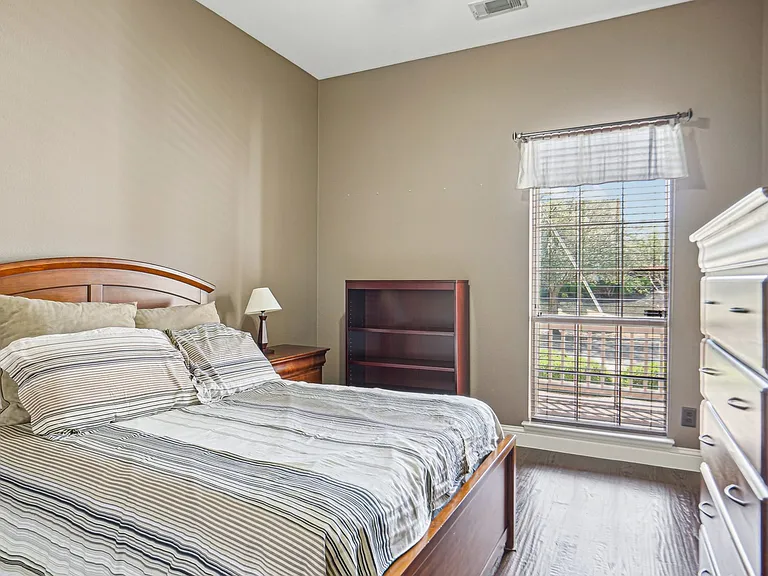Secondary bedroom