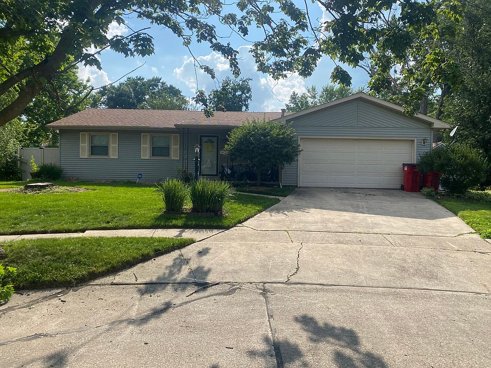 1st image of 2111 Tamarack Ct
