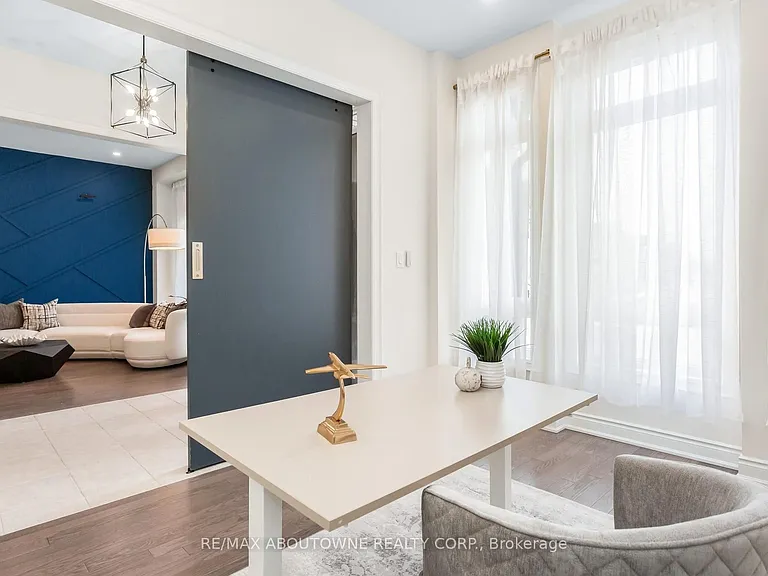 3294 Millicent Ave — Photo 9