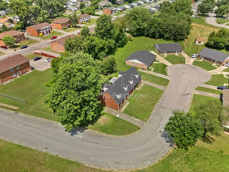 817 Lancelot Ct — Photo 21