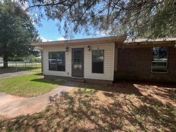 1002 Snowden Dr, Andalusia, AL 36420