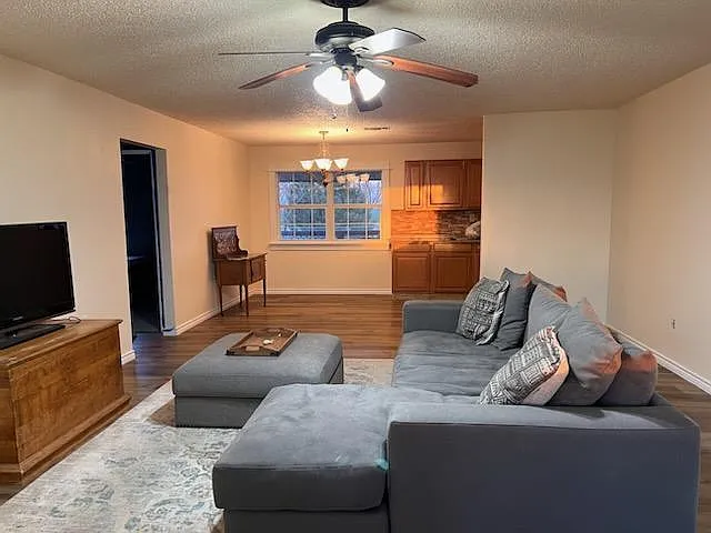 3006 N County Road 3500 — Photo 6