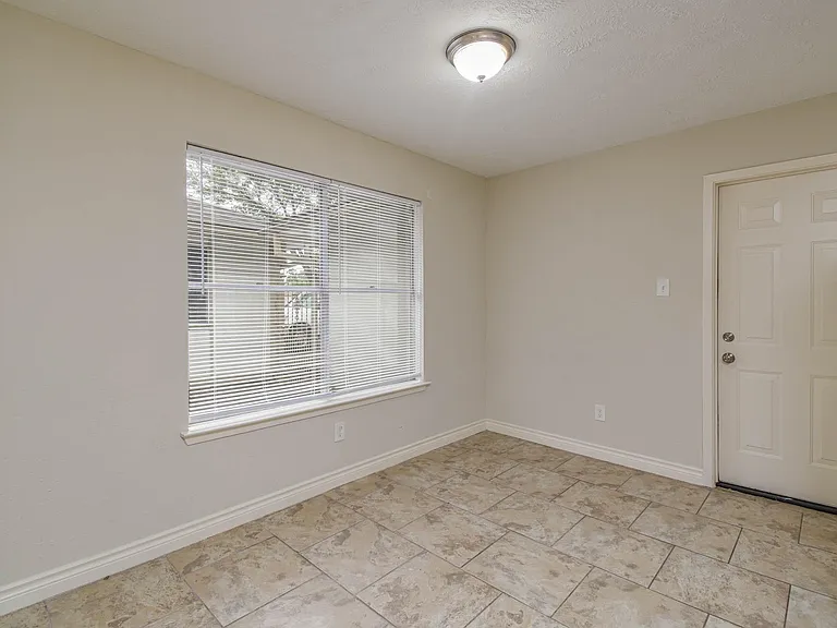 4922 Bridgemont Ln — Photo 10