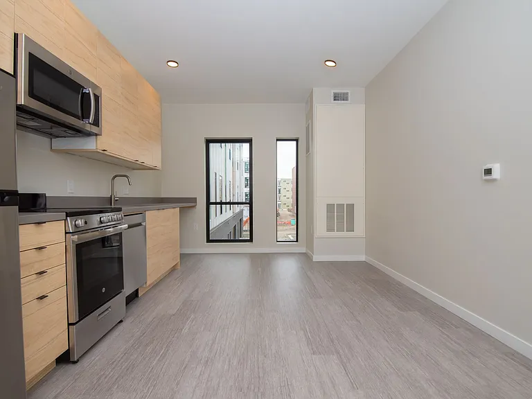 Rowat Lofts Apartments — Photo 13