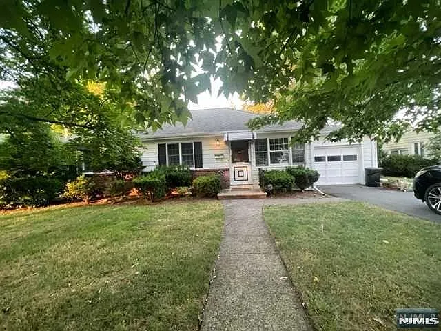 75 Delmar Ave — Photo 1