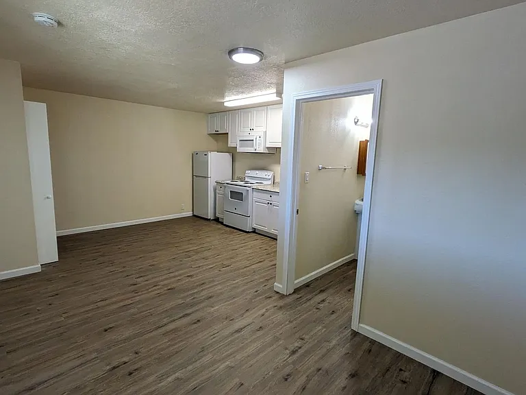 7600 Central Ave SE — Photo 4