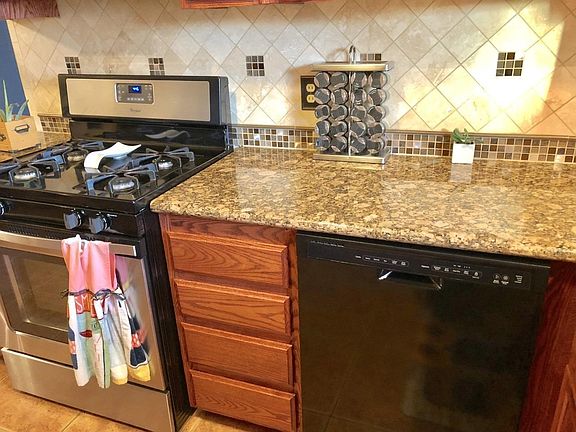 5th image of 1419 Mariposa Way