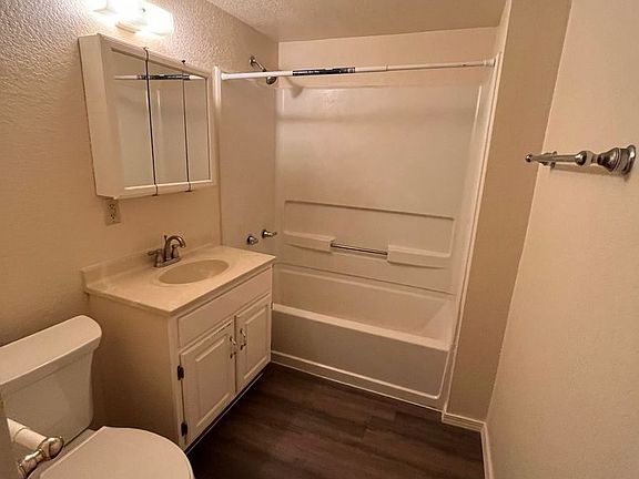 5th image of 801 N Penn Ave #213-437