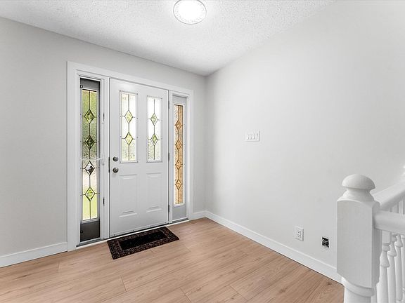 4th image of 44 Arlington Dr