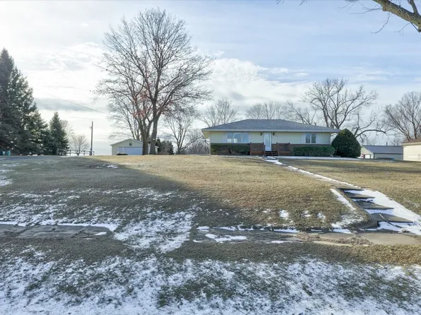 709 E 2nd St, Woodward, IA 50276