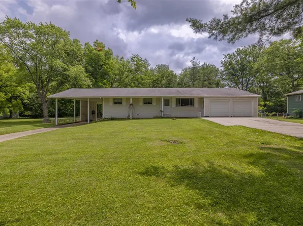 1398 Valli Ln, Saint Charles, MO 63304