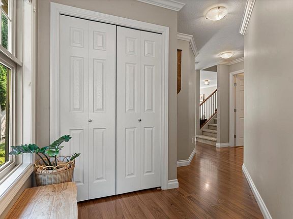 5th image of 46150 Riverside Dr #9